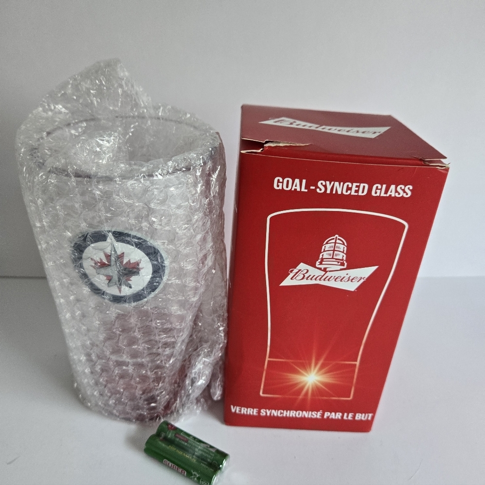 ADVERTISING BUDWEISER BEER & JETS HOCKEY DRINKING GLASS - Picture 1 of 9